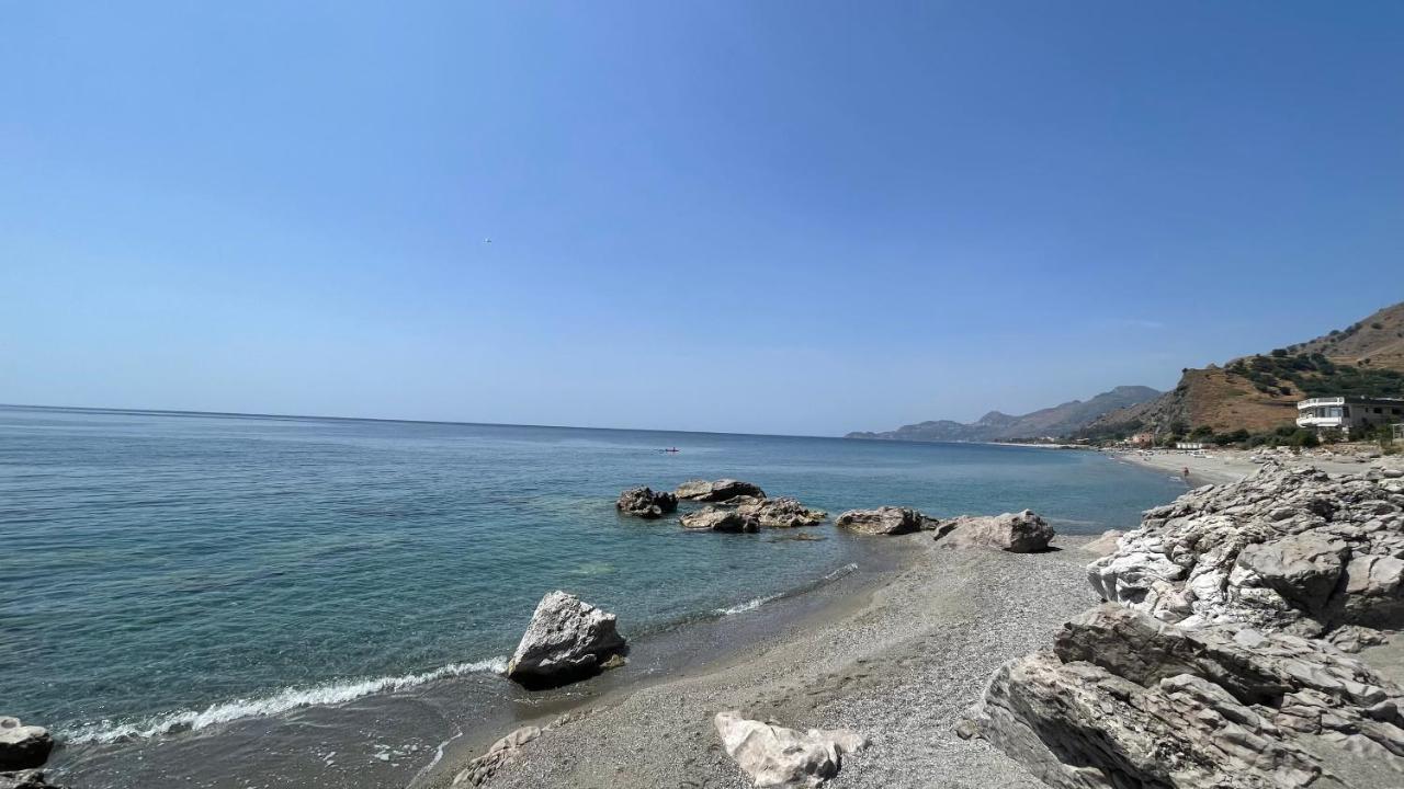 Baia Aurora Villa Letojanni Kültér fotó